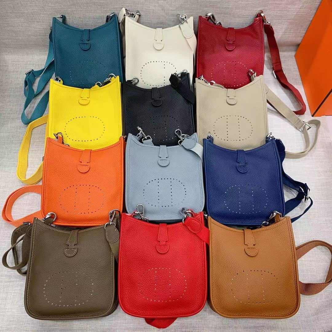 Newset Classic Messenger Bag Real Leather Women Handbag Totes Bags Lady Purse Shoulder Handbag Crossbody Bag real leather, Other colors contact me
Newset Classic Messenger Bag Real Leather Women Handbag Totes Bags Lady Purse Shoulder Handbag Crossbody Bag real leather, Other colors contact me