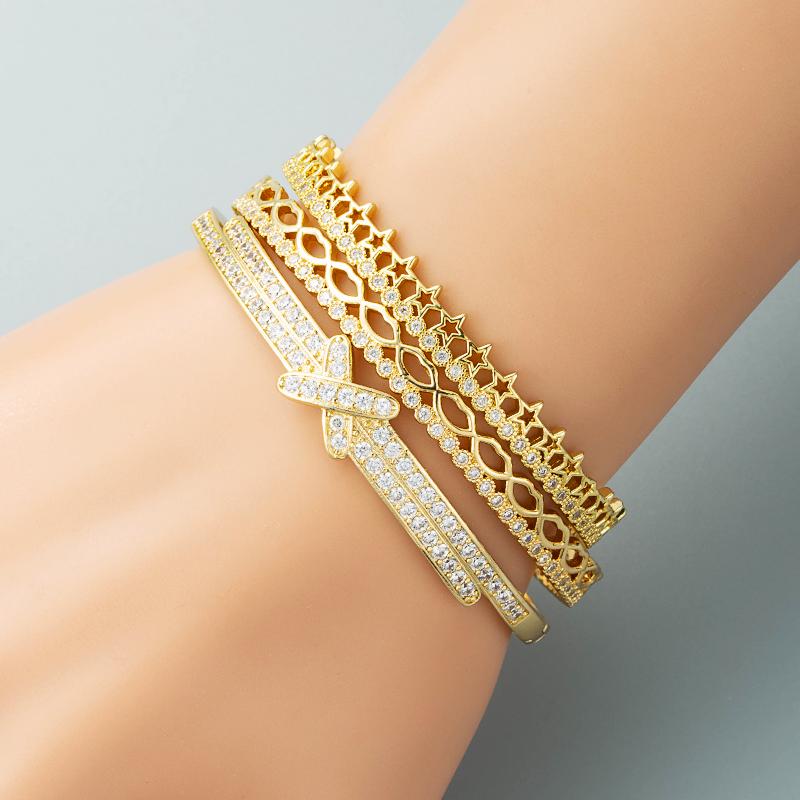 Bangle Ins Exquisite Star Lip Cross Cuff For Woman Luxury Micro Cubic Zirconia Pave Gold Plated Copper Girl Party Jewelry, Black
Bangle Ins Exquisite Star Lip Cross Cuff For Woman Luxury Micro Cubic Zirconia Pave Gold Plated Copper Girl Party Jewelry, Black