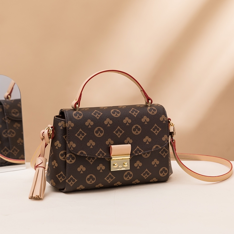 Lady Handbags Designer Luxury European and American Fashion Retro Lock Shoulder Messenger s for Women Female Bag
Lady Handbags Designer Luxury European and American Fashion Retro Lock Shoulder Messenger s for Women Female Bag