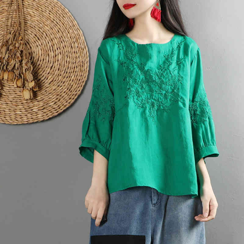 Summer style Women Tshirt Plus Size O-neck Embroidery Solid cotton Tops Vintage Loose Lady Casual Tee Shirt Big HXJ04 210512