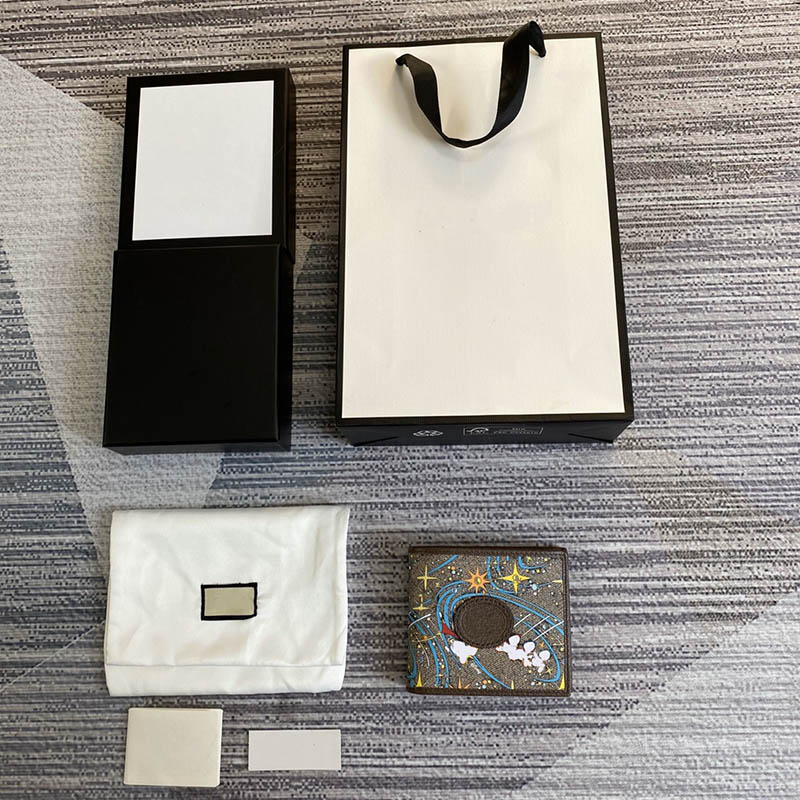 Top Quality designers short wallets mens for Women real leather pvc Business credit card holder men wallet womens with box 11cm*9cm
Top Quality designers short wallets mens for Women real leather pvc Business credit card holder men wallet womens with box 11cm*9cm