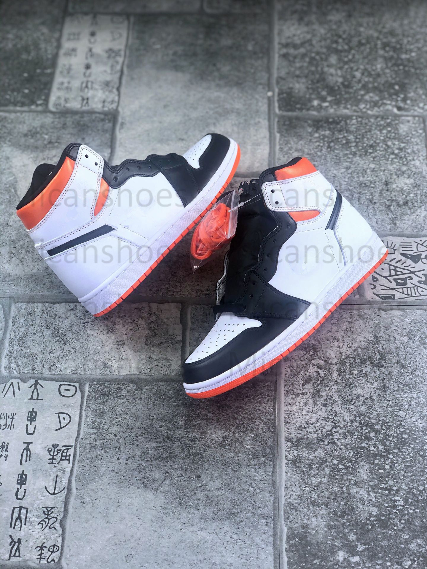 1 High OG Shadow 4.0 Electro Orange Men Women Athletic Shoes 1s WMNS mens Ladies Sports Lace-up Sneaker, White;red
1 High OG Shadow 4.0 Electro Orange Men Women Athletic Shoes 1s WMNS mens Ladies Sports Lace-up Sneaker, White;red