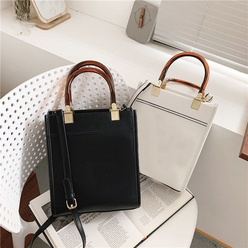 Hiqh Quality Wallets Purses Mens Wallet Short Credit Card ID Holders Paris Plaid Style Male Man Women Packet Bag Small Bifold Purse Canvas M, Red;black
Hiqh Quality Wallets Purses Mens Wallet Short Credit Card ID Holders Paris Plaid Style Male Man Women Packet Bag Small Bifold Purse Canvas M, Red;black