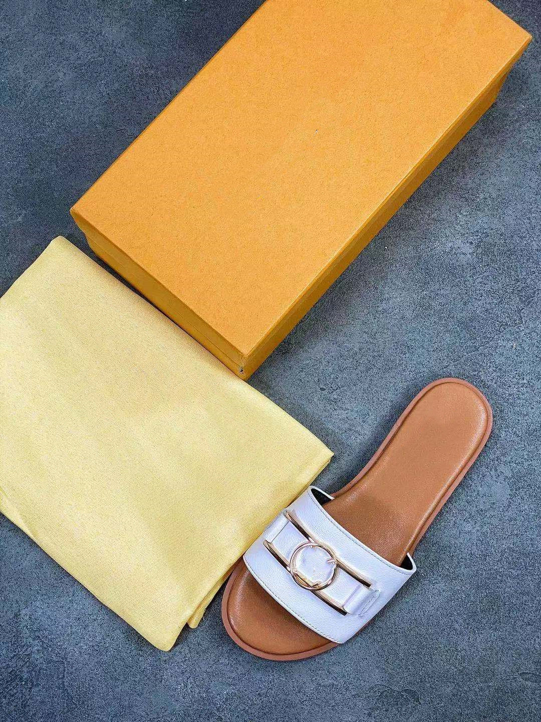 Women fashion summer lock slipper Graffiti Sandals genuine cowhide leather Shoes with logo box Flat slippers Large
Women fashion summer lock slipper Graffiti Sandals genuine cowhide leather Shoes with logo box Flat slippers Large