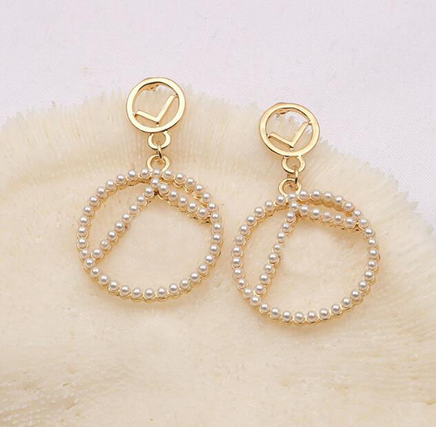 2color 18K Gold Plated Letters Stud Women Luxury Designer Simple Crystal Geometric Rhinestone Pearl Dangle Long Earring Wedding Party Jewelry Accessories
2color 18K Gold Plated Letters Stud Women Luxury Designer Simple Crystal Geometric Rhinestone Pearl Dangle Long Earring Wedding Party Jewelry Accessories