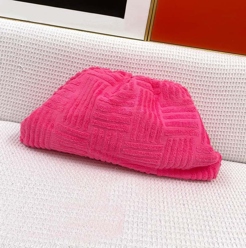 luxurys designers bags High quality Real leather Handbags Women's soft handbag crossbody bag Clutch Purses two size, Pink
luxurys designers bags High quality Real leather Handbags Women's soft handbag crossbody bag Clutch Purses two size, Pink
