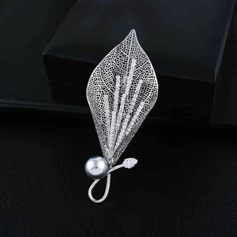 Zantedeschia Grandiflora Brooch Gold Electroplating Micro Inlaid Zircon High Grade Pearl