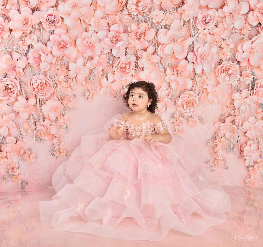 Pink Sheer Neck Flower Girl Dresses Pearls Ball Gown Tiers Tulle Lilttle Kids Birthday Pageant Weddding Gowns ZJ516