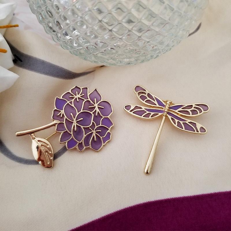 Pins, Brooches 2021 Trendy Purple Metal Dragonfly Lilac Elegant Noble Plant Animal Brooch For Women And Man Party Collar Suit Badges Jewelry
Pins, Brooches 2021 Trendy Purple Metal Dragonfly Lilac Elegant Noble Plant Animal Brooch For Women And Man Party Collar Suit Badges Jewelry