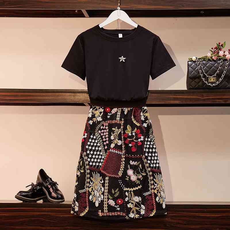 Banulin Summer Two Pieces Skirt Sets Women Beading Black T-Shirt + Floral Embroidered Midi Suits Ladies 2 Piece 210603
Banulin Summer Two Pieces Skirt Sets Women Beading Black T-Shirt + Floral Embroidered Midi Suits Ladies 2 Piece 210603