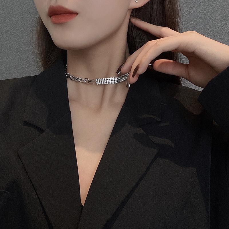 Chains Necklace Female Niche Design Zircon Bone Chain Personality Simple Collar Short Locomotive Style Party Gift Neck, Silver
Chains Necklace Female Niche Design Zircon Bone Chain Personality Simple Collar Short Locomotive Style Party Gift Neck, Silver