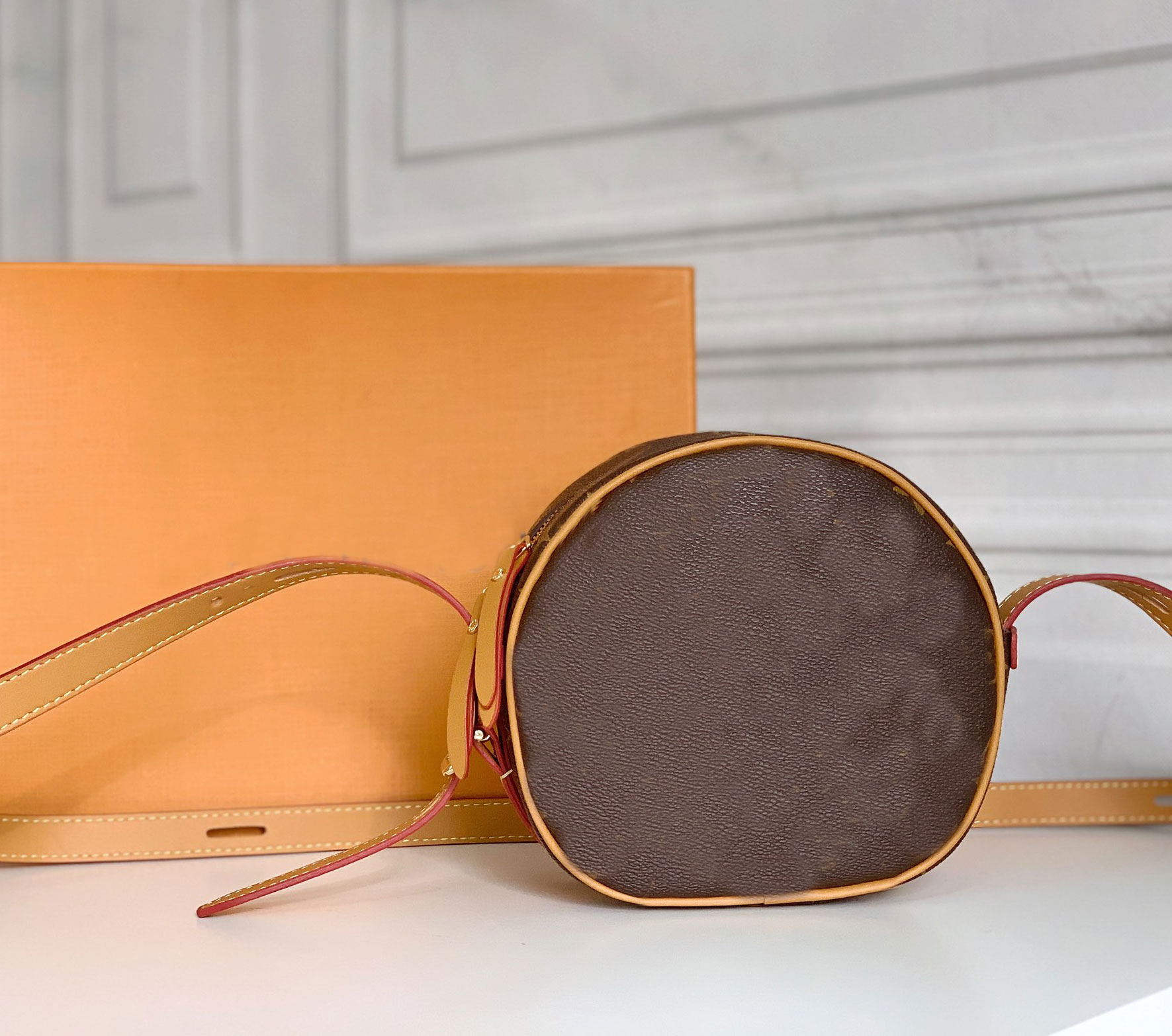 Brand Designer 2021 Summer Luxury Shoulder Bag Round Cowhide Messenger Bags Small Purse Wallet Woman Handbag
Brand Designer 2021 Summer Luxury Shoulder Bag Round Cowhide Messenger Bags Small Purse Wallet Woman Handbag