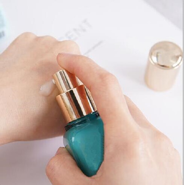 001 Top quality Little Green Bottle Serum Minimizing face Pore Skin refinisher 50ml essence free shopping
001 Top quality Little Green Bottle Serum Minimizing face Pore Skin refinisher 50ml essence free shopping