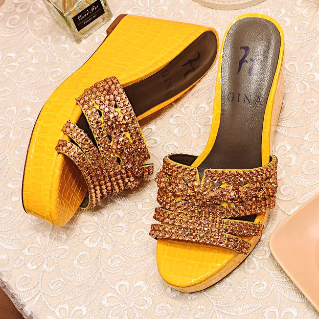Brand new women's wedge slipper sandal shoes gina ladies high heels sandal shoes with diamond genuine lather 6 colors high quality !, Beige
Brand new women's wedge slipper sandal shoes gina ladies high heels sandal shoes with diamond genuine lather 6 colors high quality !, Beige