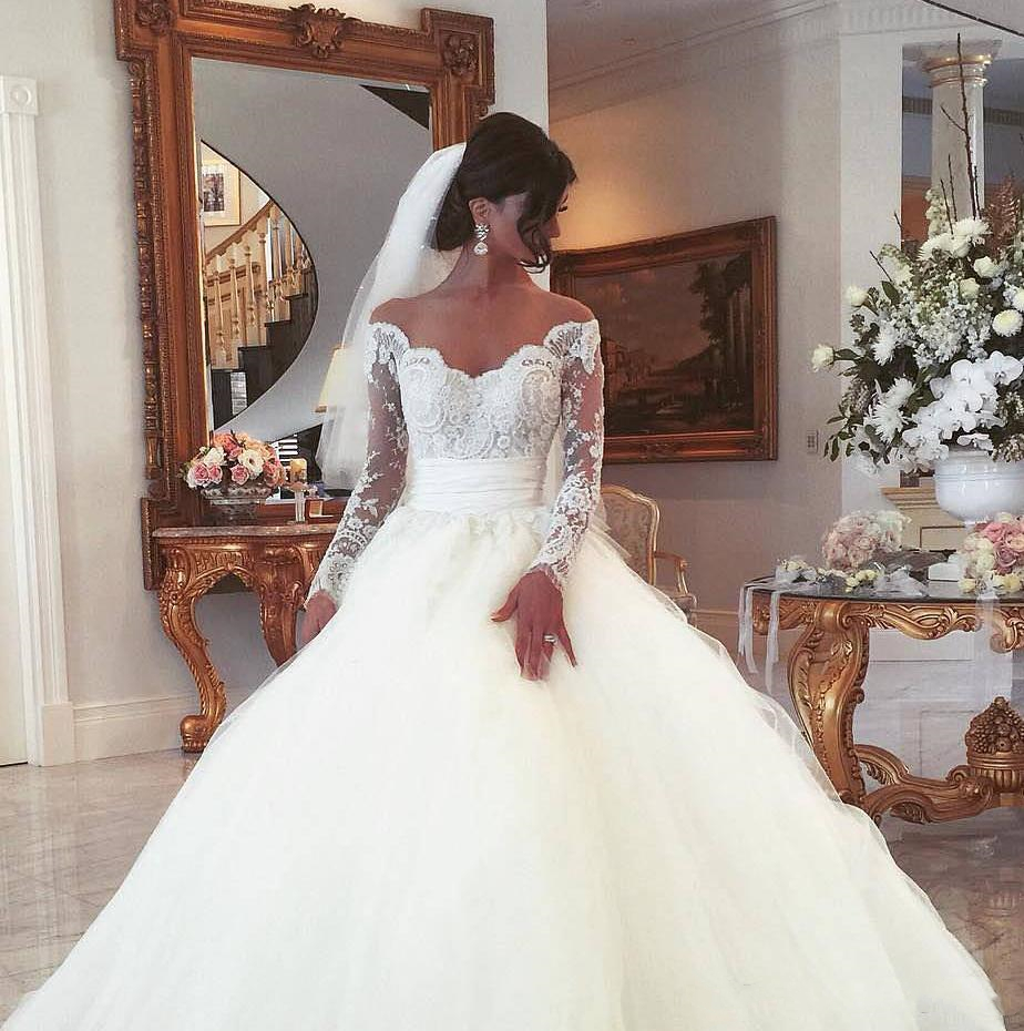 2022 Elegant Arabic Dubai A Line Wedding Dress With Long Sleeves Lace Deep V Neck Floor Length Ivory Tulle Bridal Gowns Spring Autumn Garden Pastrol B