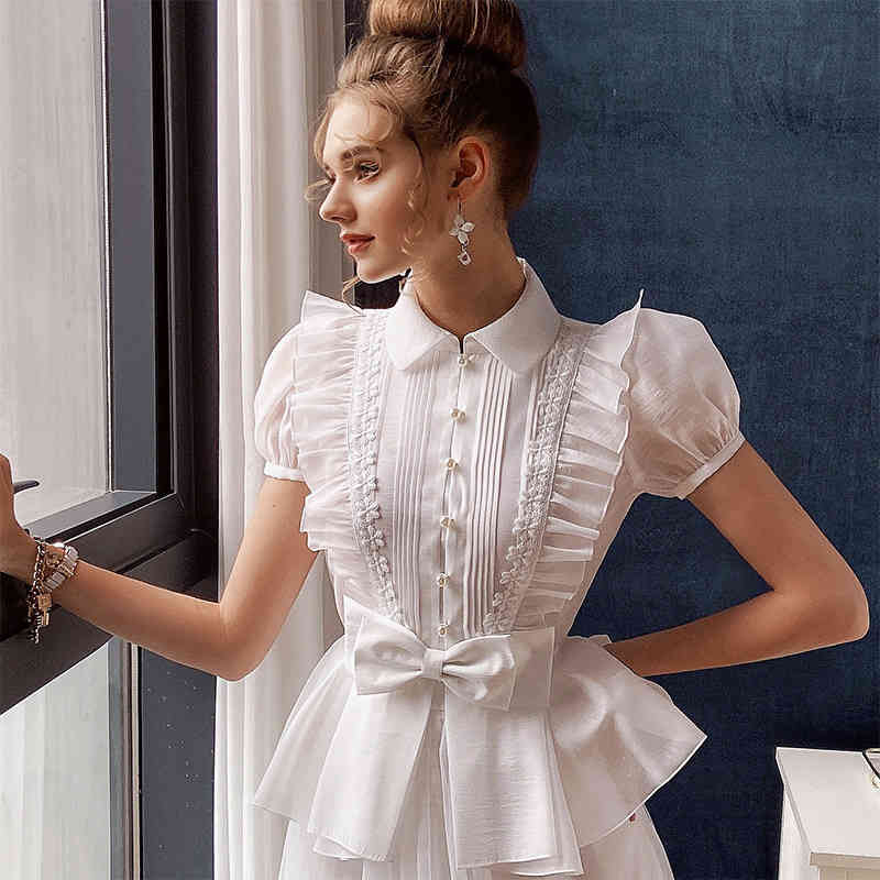Dabuwawa Elegant Lace Blouse Shirt Women Ruffles Puff Sleeve Bow Blouse Female Summer Tops Office Lady Pearl Button DO1BST002 210520