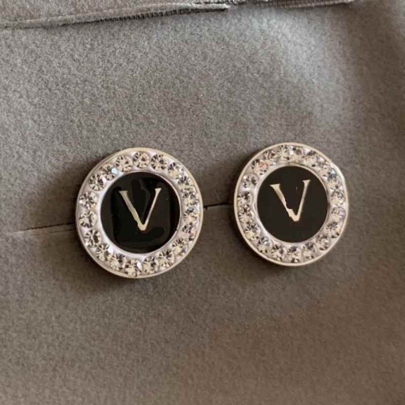 2022 Luxury Women Fashion Earrings Designer V Letter Stud Cute Size Drop Black Oil Top Quality Engagement Earring For Lady Wholesale
2022 Luxury Women Fashion Earrings Designer V Letter Stud Cute Size Drop Black Oil Top Quality Engagement Earring For Lady Wholesale