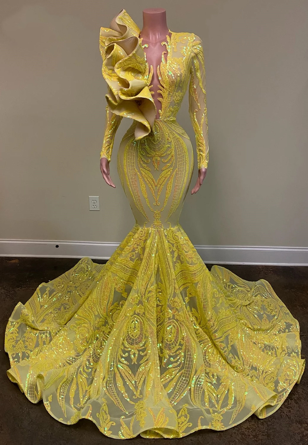 Long evening Dresses 2022 Sheer O-neck Long Sleeve Yellow Sequin African Black Girls Prom Party Gala Gowns vestido longo dourado