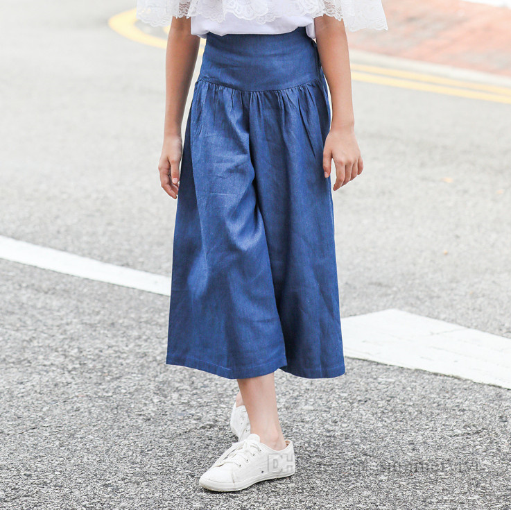 Big Girls wide-legged jeans fashion kids solid loose pants children soft cotton bottoms teenagers denim trousers Q0421, Wathet blue
Big Girls wide-legged jeans fashion kids solid loose pants children soft cotton bottoms teenagers denim trousers Q0421, Wathet blue