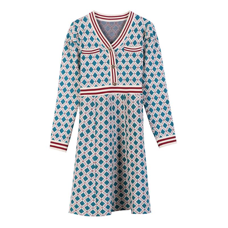 Casual Dresses PERHAPS U Blue Brown Solid Long-Sleeve Knitted Knee Length Dress Autumn Winter Elegant Button V Neck Geometric A-line D2068
Casual Dresses PERHAPS U Blue Brown Solid Long-Sleeve Knitted Knee Length Dress Autumn Winter Elegant Button V Neck Geometric A-line D2068