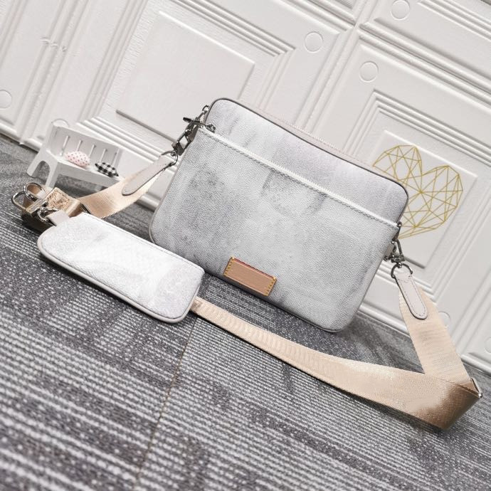Newest handbags purses bags Fashion men women Shoulder bags High quality Three-piece combination bags, 01
Newest handbags purses bags Fashion men women Shoulder bags High quality Three-piece combination bags, 01