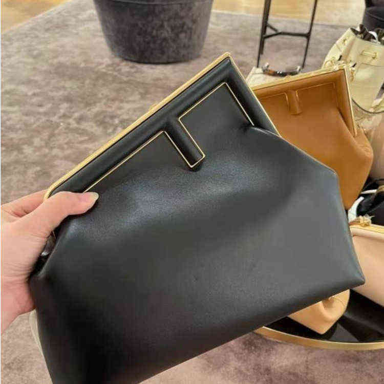 Handbag Designer Bags Autumn and Winter 2021 F's New First One Shoulder Fashion Diagonal Chain Women's Bag Holding Leather Clip Bag f56v
Handbag Designer Bags Autumn and Winter 2021 F's New First One Shoulder Fashion Diagonal Chain Women's Bag Holding Leather Clip Bag f56v