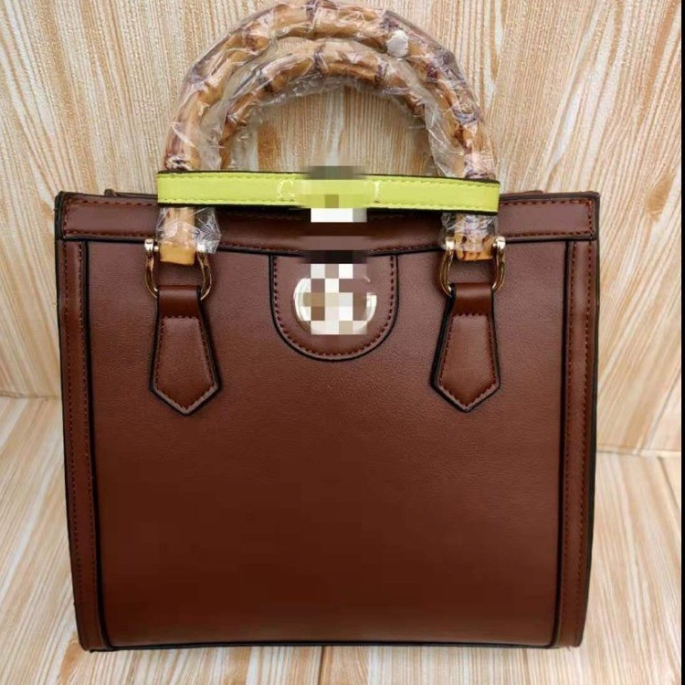 Sole by designer Wrist bag winter and winter new work hand one shoulder diagonal Bucket Tote Bag women's hand purse, Small g plus g
Sole by designer Wrist bag winter and winter new work hand one shoulder diagonal Bucket Tote Bag women's hand purse, Small g plus g