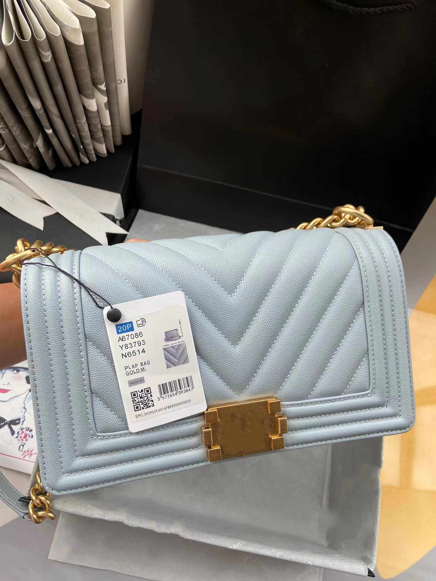 New Fashion Designer Bags Handbag Adjustable Shoulder Bag Classic Twill Soft Leather Buckle Bag Metal Strap Original Box 
New Fashion Designer Bags Handbag Adjustable Shoulder Bag Classic Twill Soft Leather Buckle Bag Metal Strap Original Box