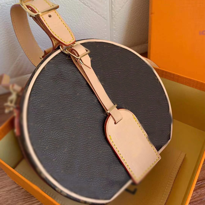Classic leather women Round Crossbody bag for Lady Fashion Shoulder Tote Presbyopic purse makeup Handbags
Classic leather women Round Crossbody bag for Lady Fashion Shoulder Tote Presbyopic purse makeup Handbags