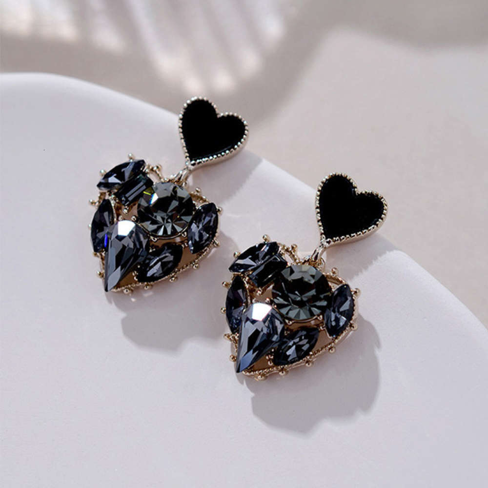 earrings Black Diamond Love women's simple versatile Fashion Korean temperament net red Earrings accessories, Golden
earrings Black Diamond Love women's simple versatile Fashion Korean temperament net red Earrings accessories, Golden