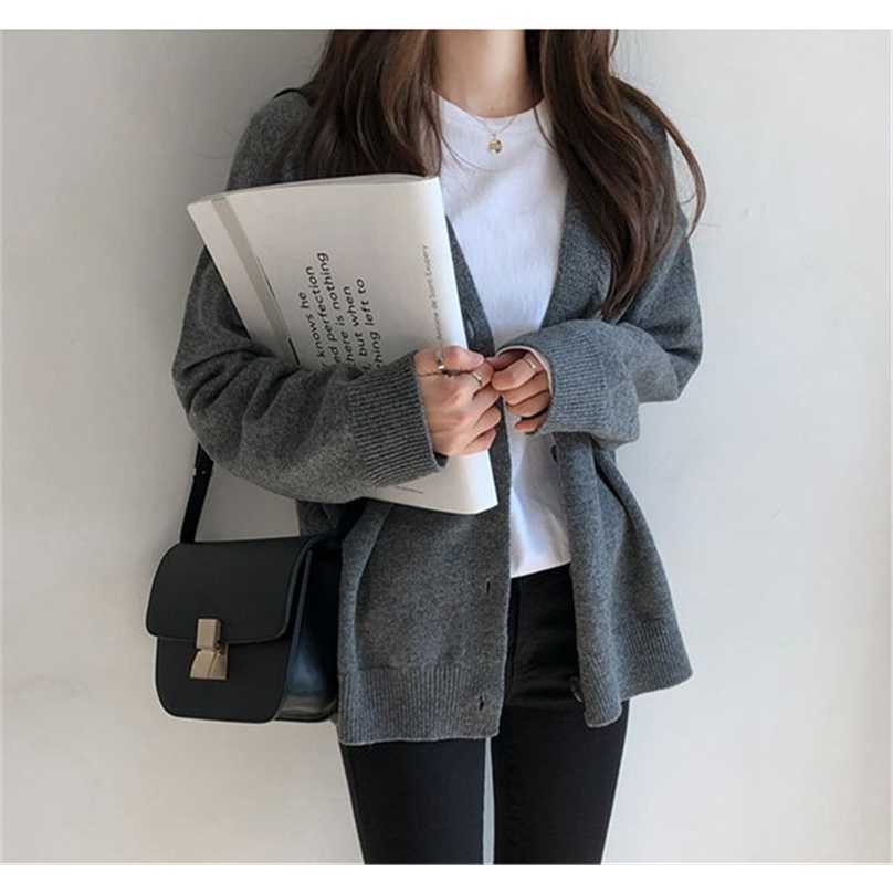 Korean Style Single Breasted Knitted Sweater Women Loose Long Sleeve V Neck Coats Ladies Casual Chic Cardigan Sweaters 210525
Korean Style Single Breasted Knitted Sweater Women Loose Long Sleeve V Neck Coats Ladies Casual Chic Cardigan Sweaters 210525