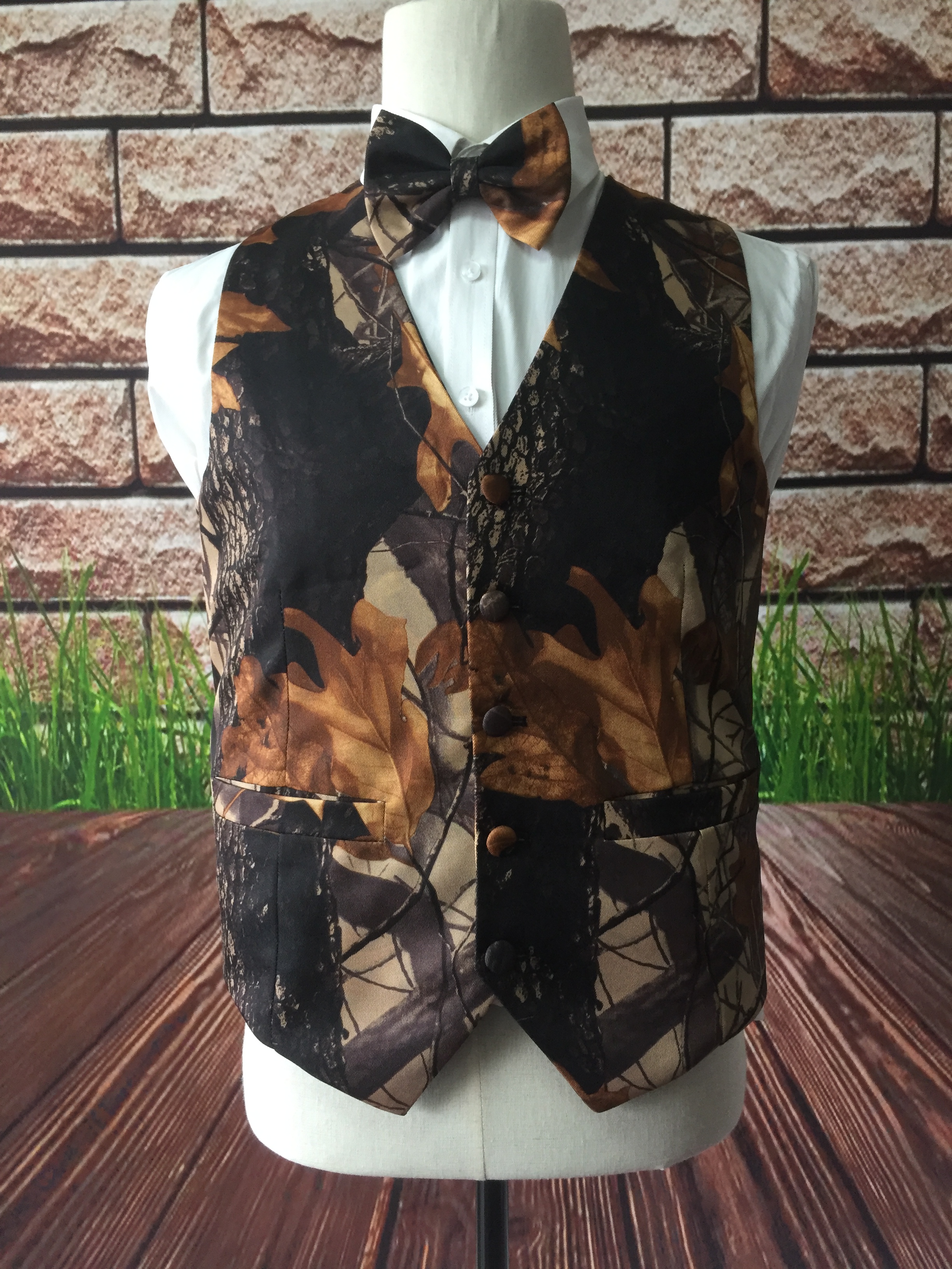 2022 Camo Groom Vests Camouflage Groomman Wear Slim Fit Mens Suit Vest Prom Wear Wedding Dress Tailor Waistcoat Country Farm