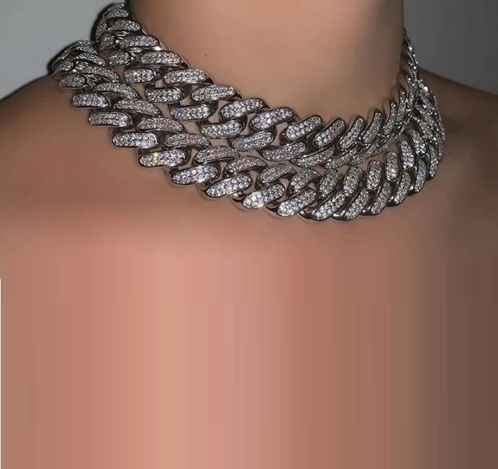 Women Hip Hop Iced Out Bling Pave Rhinstones Chain Necklace Fashion CZ Miami Cuban Chains Necklaces Hiphop for Unisex Jewelry X0509
Women Hip Hop Iced Out Bling Pave Rhinstones Chain Necklace Fashion CZ Miami Cuban Chains Necklaces Hiphop for Unisex Jewelry X0509
