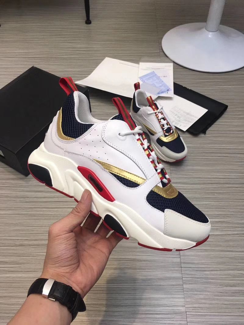 2021selling high quality Calfskin 3 meters material men's and women's fashion casual shoes 35-45 mjk003
2021selling high quality Calfskin 3 meters material men's and women's fashion casual shoes 35-45 mjk003