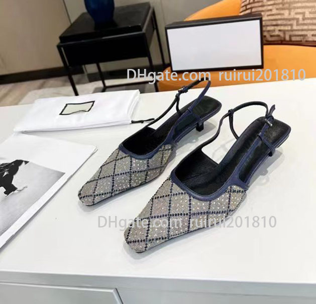 3.5cm heel top version real leather bottom women's low sandals fashion hot drill embroidery sewing dress shoes wedding flat shoe sending box 35-41, (true skin bottom)
3.5cm heel top version real leather bottom women's low sandals fashion hot drill embroidery sewing dress shoes wedding flat shoe sending box 35-41, (true skin bottom)