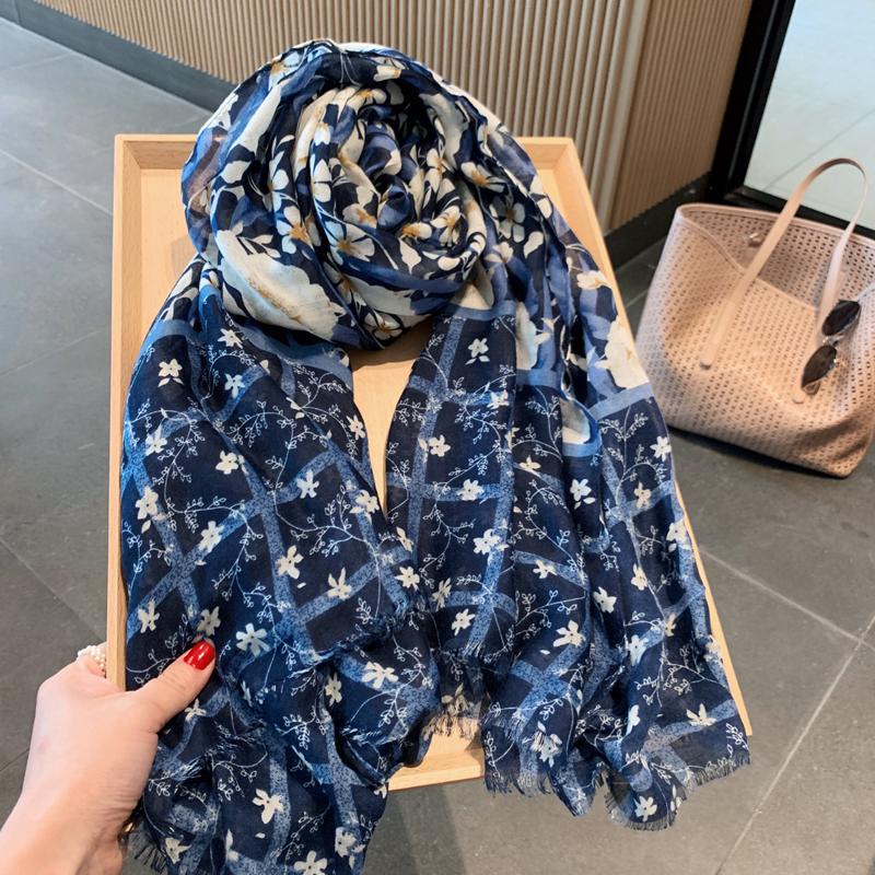 Scarves Autumn Silk Scarf Women Thin Sunscreen Printing Long Seaside Beach Woman's Shawls Wraps For Ladies
Scarves Autumn Silk Scarf Women Thin Sunscreen Printing Long Seaside Beach Woman's Shawls Wraps For Ladies