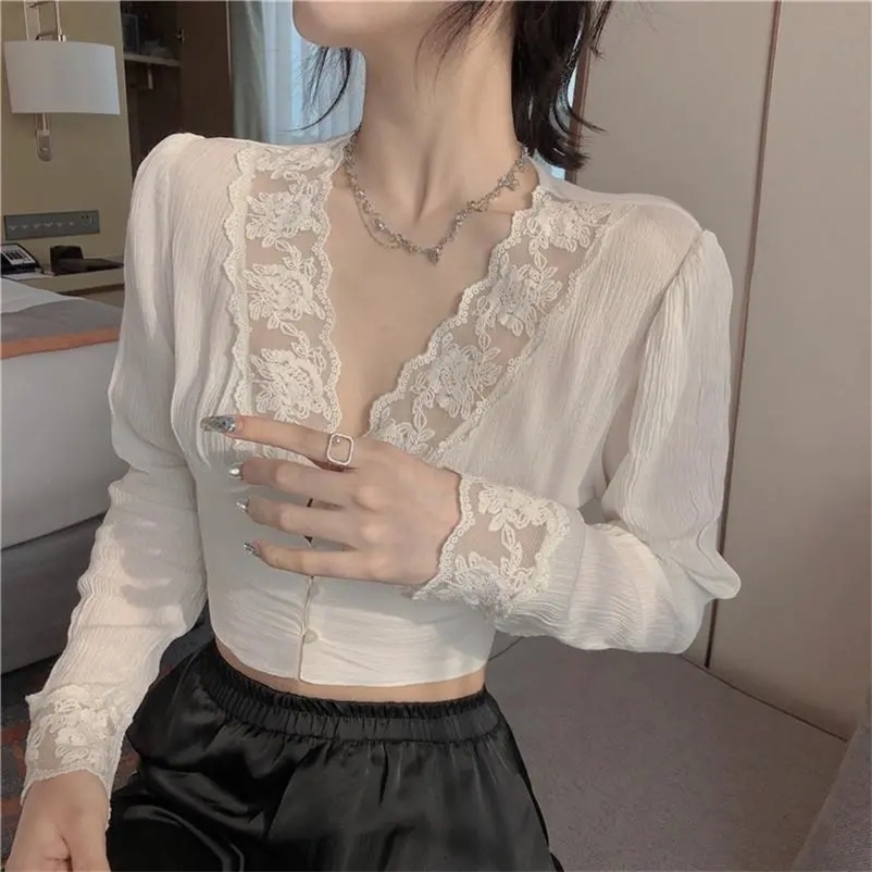 Women Autumn Lace V-neck Long Sleeve White Blouse Ladys Elegant Botton Sexy Tops Female Hollow Out Shirts 210519
Women Autumn Lace V-neck Long Sleeve White Blouse Ladys Elegant Botton Sexy Tops Female Hollow Out Shirts 210519