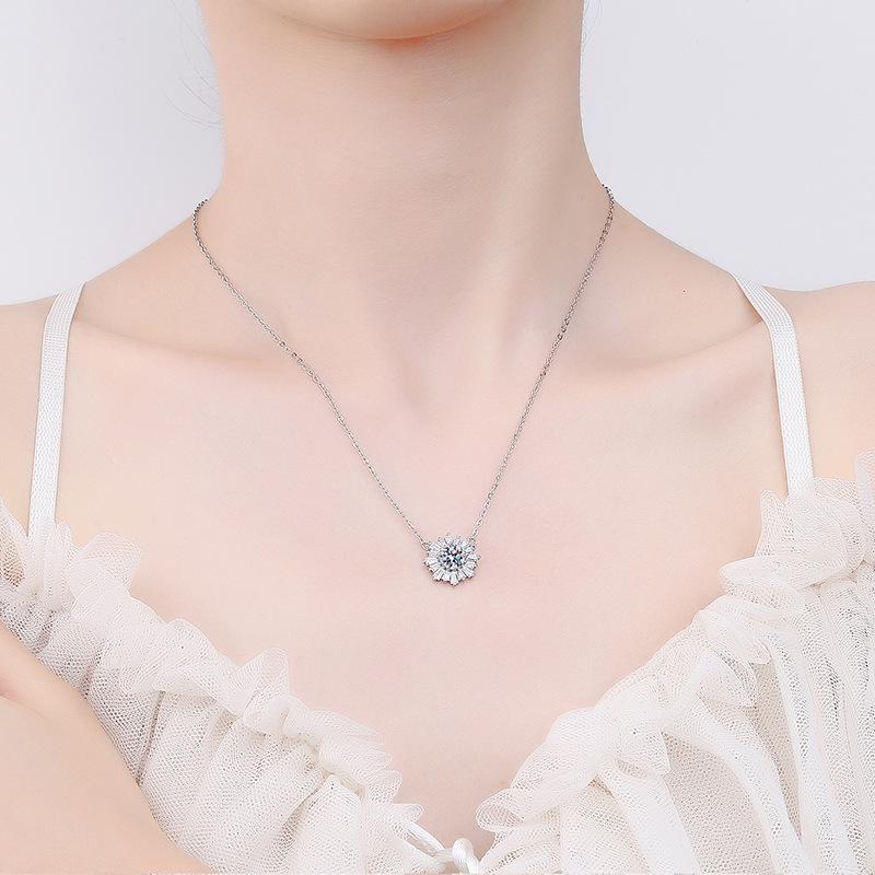 Pendant Necklaces Zircon Sun Flower Necklace Female Wedding Jewelry Girlfriend Gift Party For Women
Pendant Necklaces Zircon Sun Flower Necklace Female Wedding Jewelry Girlfriend Gift Party For Women