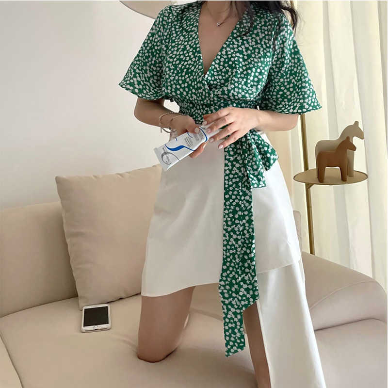 LY VAREY LIN Summer Women Vintage V-neck Flora High Waist Short Tops Casual Butterfly Sleeve Bandage Green Female Shirts 210526