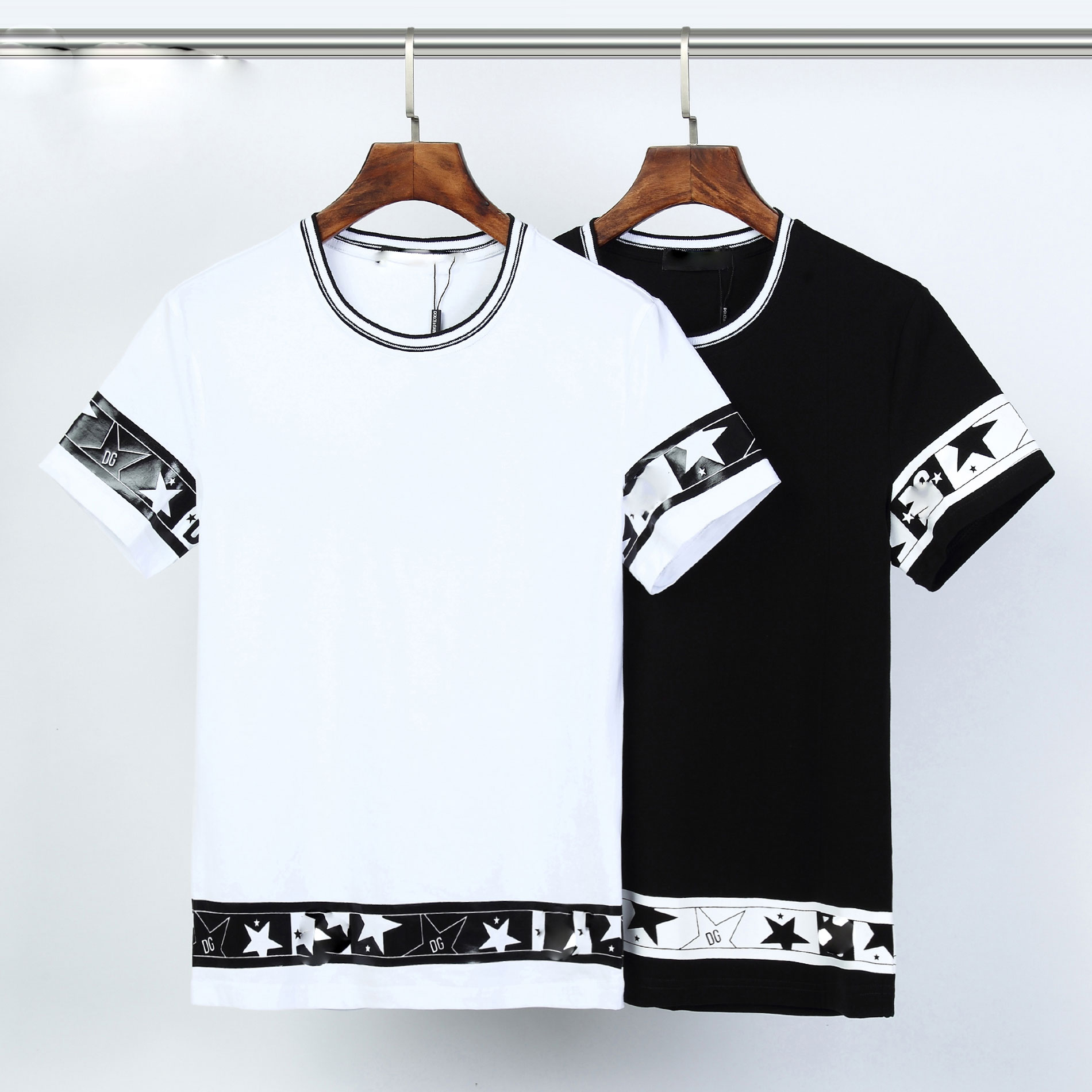 21ss Europe Men T-shirt Cotton Shirt Printed Tops Slim Fit Breathable Men's Luxury Clothing Male Tees Asian Size XXXL Clothes
21ss Europe Men T-shirt Cotton Shirt Printed Tops Slim Fit Breathable Men's Luxury Clothing Male Tees Asian Size XXXL Clothes