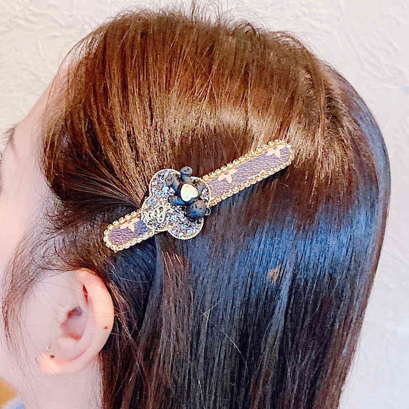 Hair Jewelry Accessories 2021 Autumn Winter Love Rhinestone Duck Beak Clip Bear Pin Wind Broken Bangs Korean