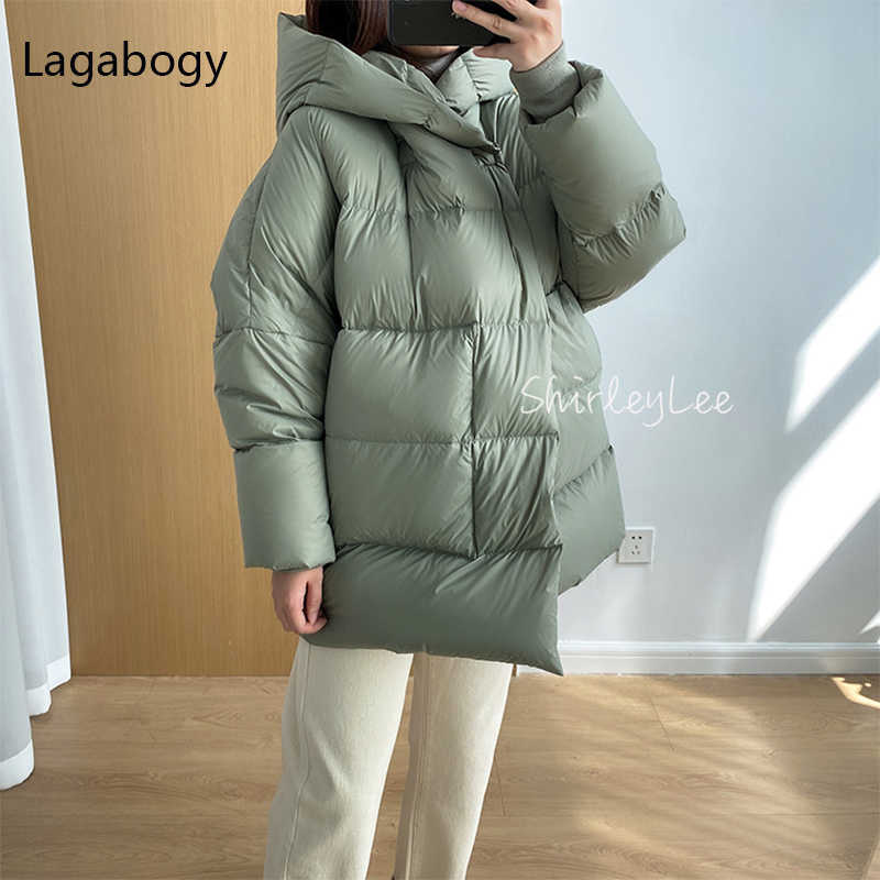 Lagabogy Winter Women Short Parkas 90% White Duck Down Coat Warm Soft Ultra Light Puffer Jackets Female Hooded Snow Outwear 210918