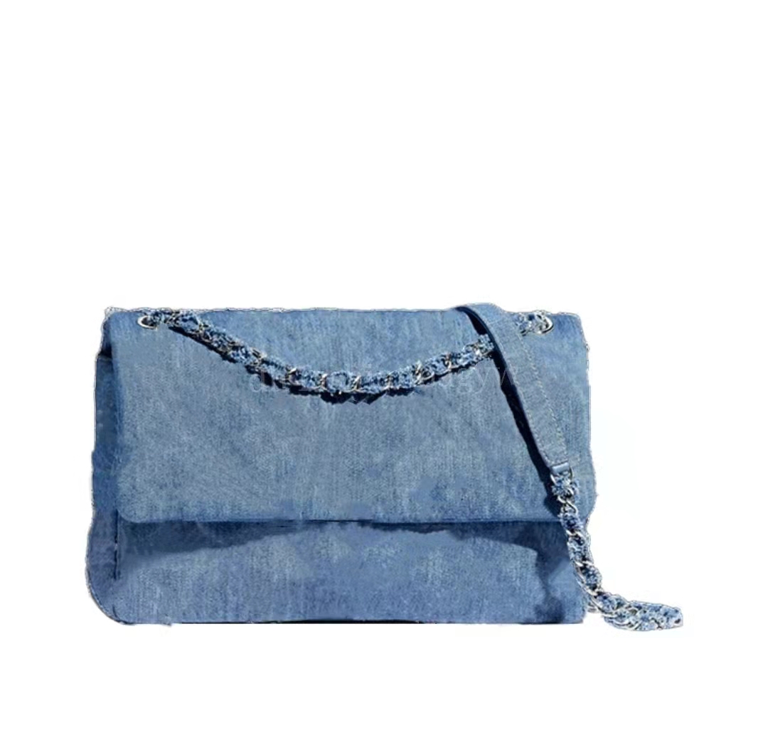 Designer fashion tannin cross body messenger bag simple Paris style women's elegant one shoulder large capacity chain bags
Designer fashion tannin cross body messenger bag simple Paris style women's elegant one shoulder large capacity chain bags