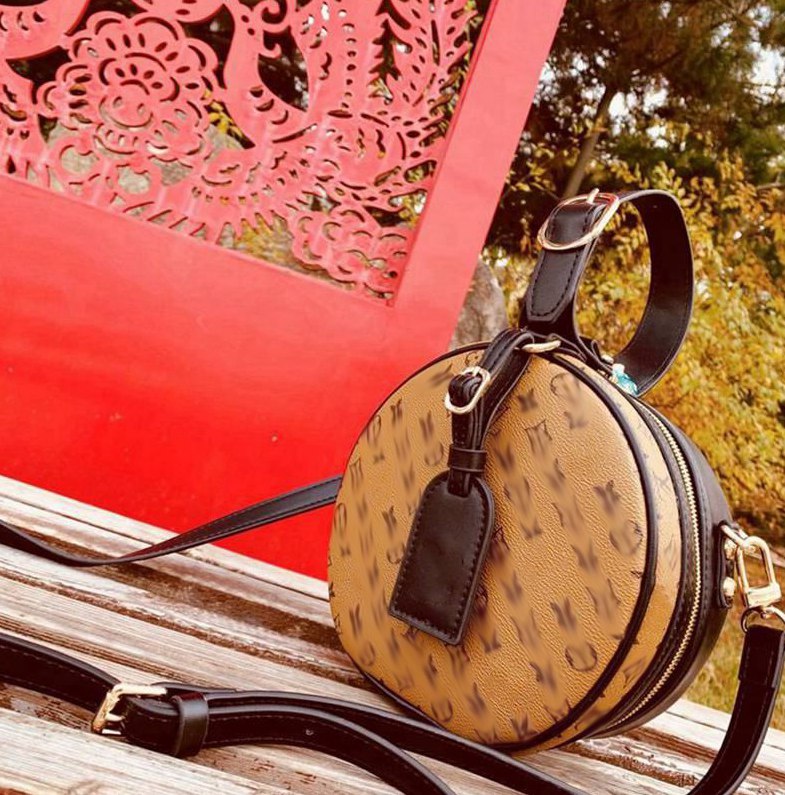 2021 High Quality Star Style purse Bag Purses Fashion Tote Women's crossbody Shoulder Backpack Women handbag -L1300, Red;black
2021 High Quality Star Style purse Bag Purses Fashion Tote Women's crossbody Shoulder Backpack Women handbag -L1300, Red;black