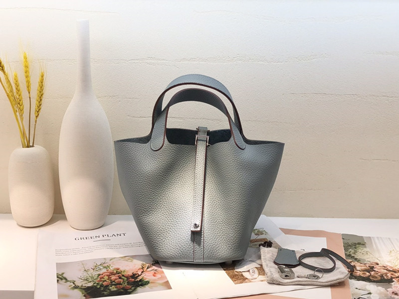 Luxurys Designers blue Bags 2021 evelyne Genuine leather Pure cowhide Clutch backpack Shoulder girl crossbody purses women handbag, Not sale
Luxurys Designers blue Bags 2021 evelyne Genuine leather Pure cowhide Clutch backpack Shoulder girl crossbody purses women handbag, Not sale