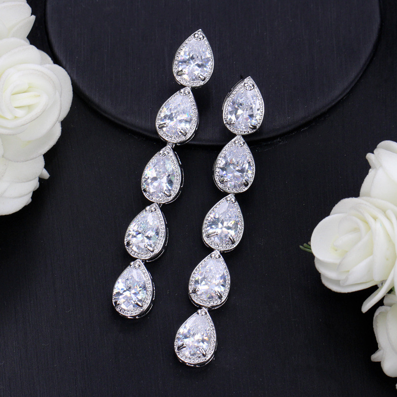 Luxury Jewelry Long Dangle Water Drop Earring Designer for Woman White AAA Cubic Zirconia Copper 18k Gold Diamond Earrings Women Bride Wedding Friend 