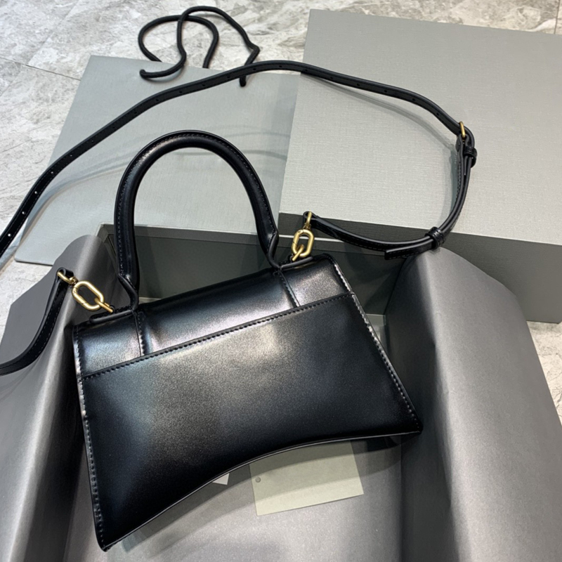 Genuine Leather Womens Plain bags Handbag Luxury Brand Design and Crocodile Pattern High-End Shoulder Messenger Bag 2021 Spring, Make up the difference
Genuine Leather Womens Plain bags Handbag Luxury Brand Design and Crocodile Pattern High-End Shoulder Messenger Bag 2021 Spring, Make up the difference