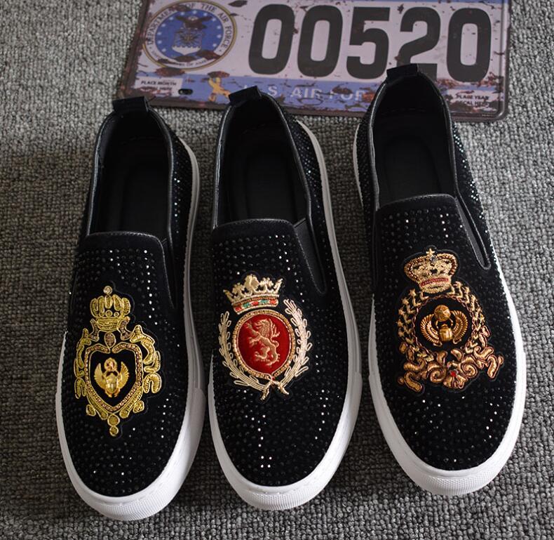 Dress Shoes male fashion suede leather embroidered strass moccasins casual men printed loafers shoes man driving party apartments 38-44 M6W4, 1# shoe box
Dress Shoes male fashion suede leather embroidered strass moccasins casual men printed loafers shoes man driving party apartments 38-44 M6W4, 1# shoe box