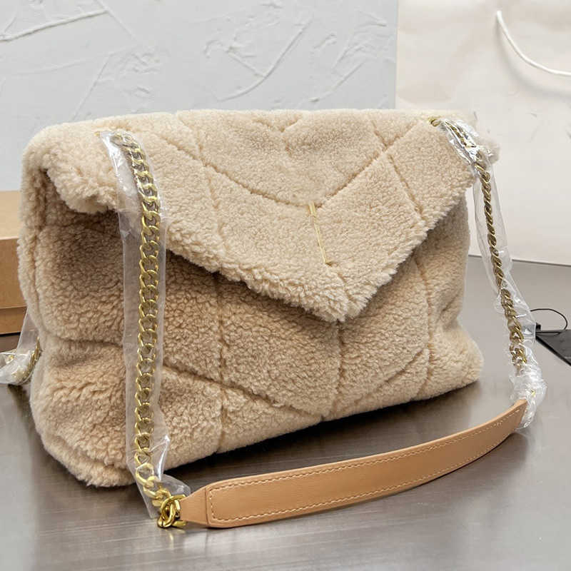 Quilted Messenger Bag Sherpa Fur Handbag Purse Teddy Plush Crossbody Shoulder Bags Genuine Leather Fashion Letter Gold Chain Flap Puffer
Quilted Messenger Bag Sherpa Fur Handbag Purse Teddy Plush Crossbody Shoulder Bags Genuine Leather Fashion Letter Gold Chain Flap Puffer