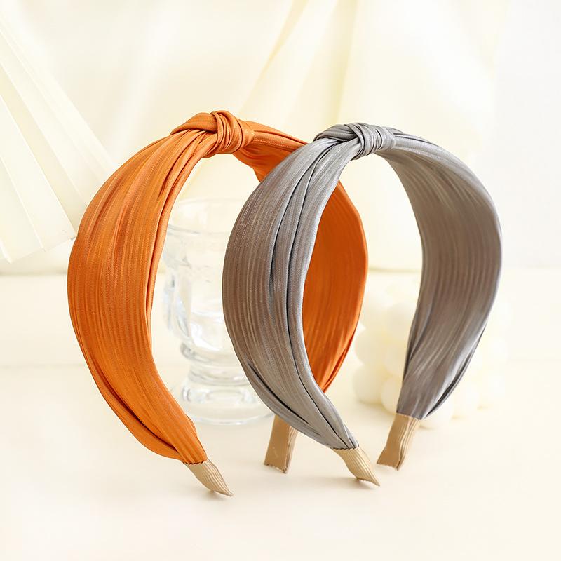 Hair Accessories 2021 Spring And Summer Knotted Headband Temperament Girl Starting Outside Card Jewelry
Hair Accessories 2021 Spring And Summer Knotted Headband Temperament Girl Starting Outside Card Jewelry
